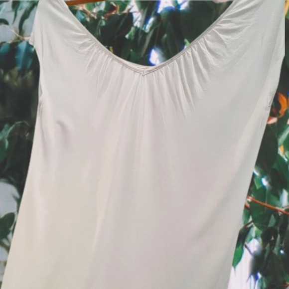 Kirra Cold Shoulder Rayon Top Lightweight - Picture 4 of 10